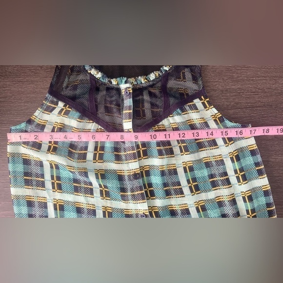 Princess Vera Wang Button Down Sleeveless sheer Top, Size Small - Picture 7 of 10